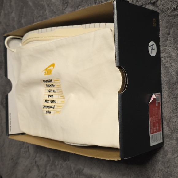 Nike Dunk Low Craft, White and Cream Sneakers - Picture 11 of 11